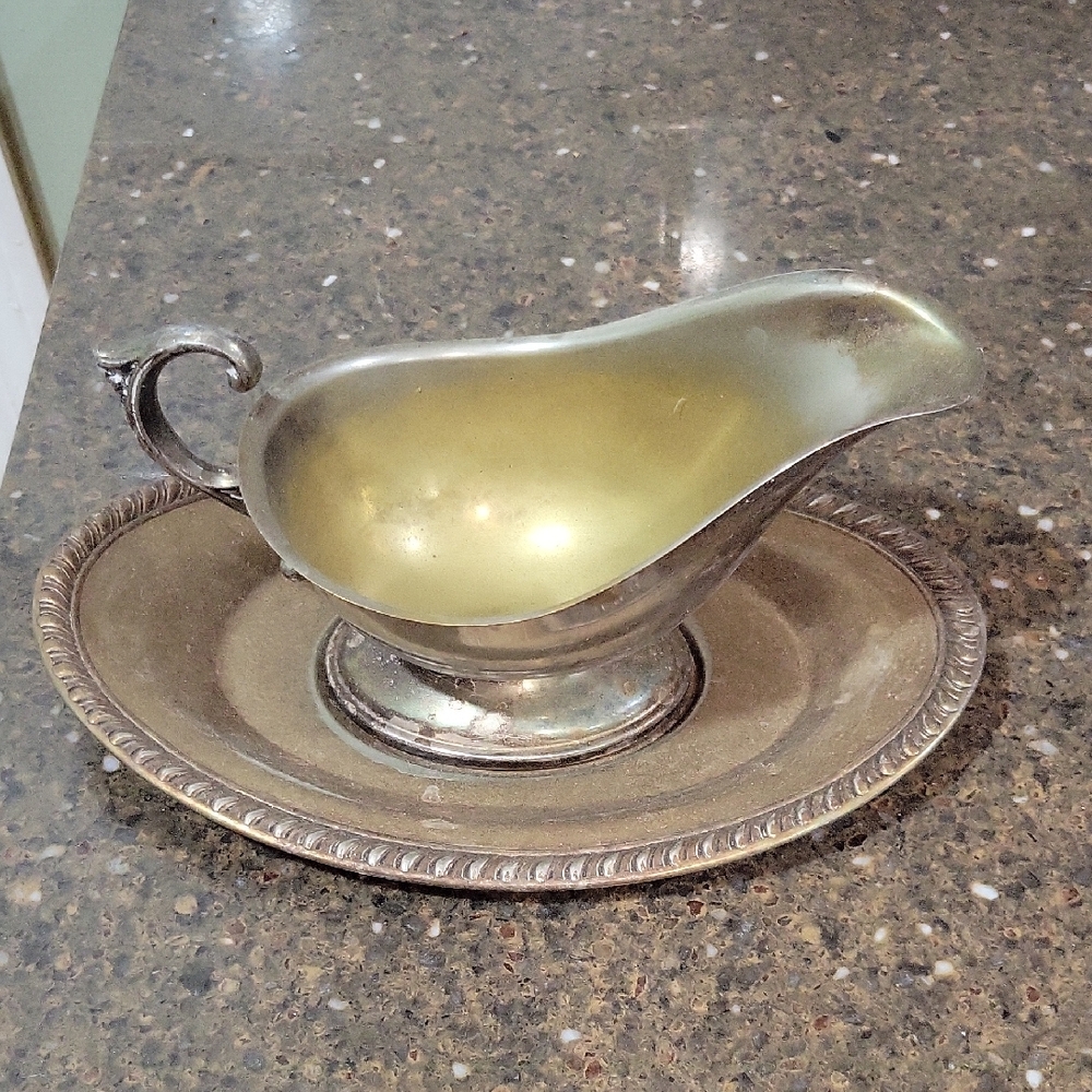 Vintage Gravy Boat With Tray